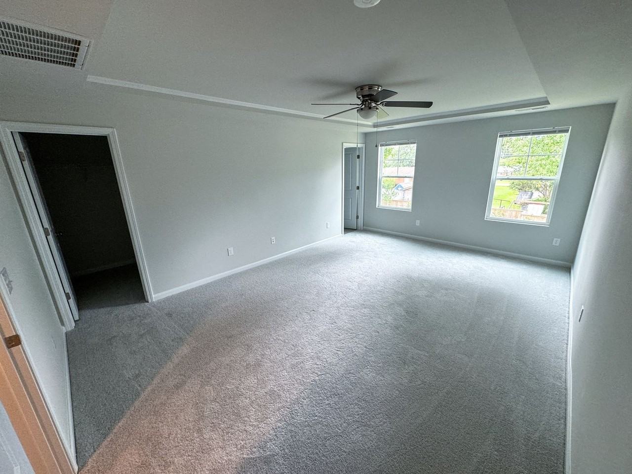 204 Paramount Dr - Photo 7 of 18
