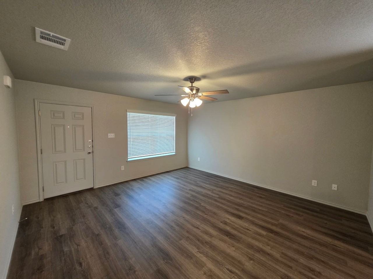 1602 Risen Star Ln - Photo 3 of 18