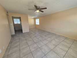 featured image of E Country Club Dr