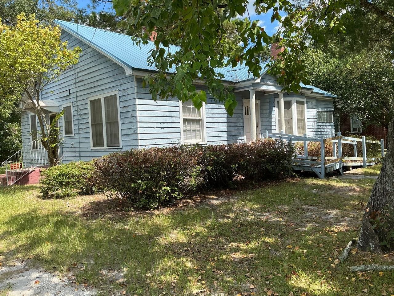 1314 Carswell Ave - Photo 2 of 15