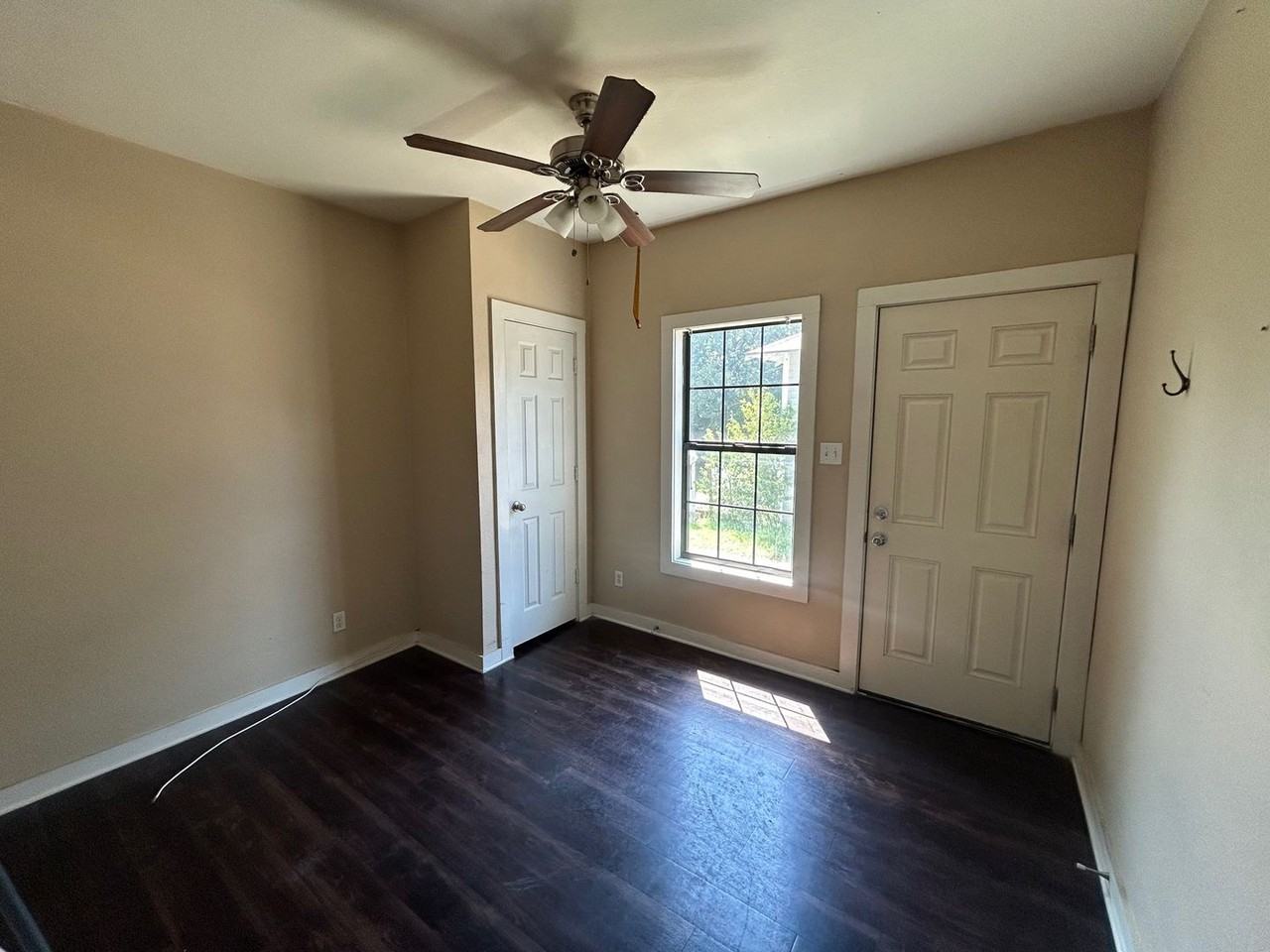 2208 Cumberland Ave - Photo 3 of 6