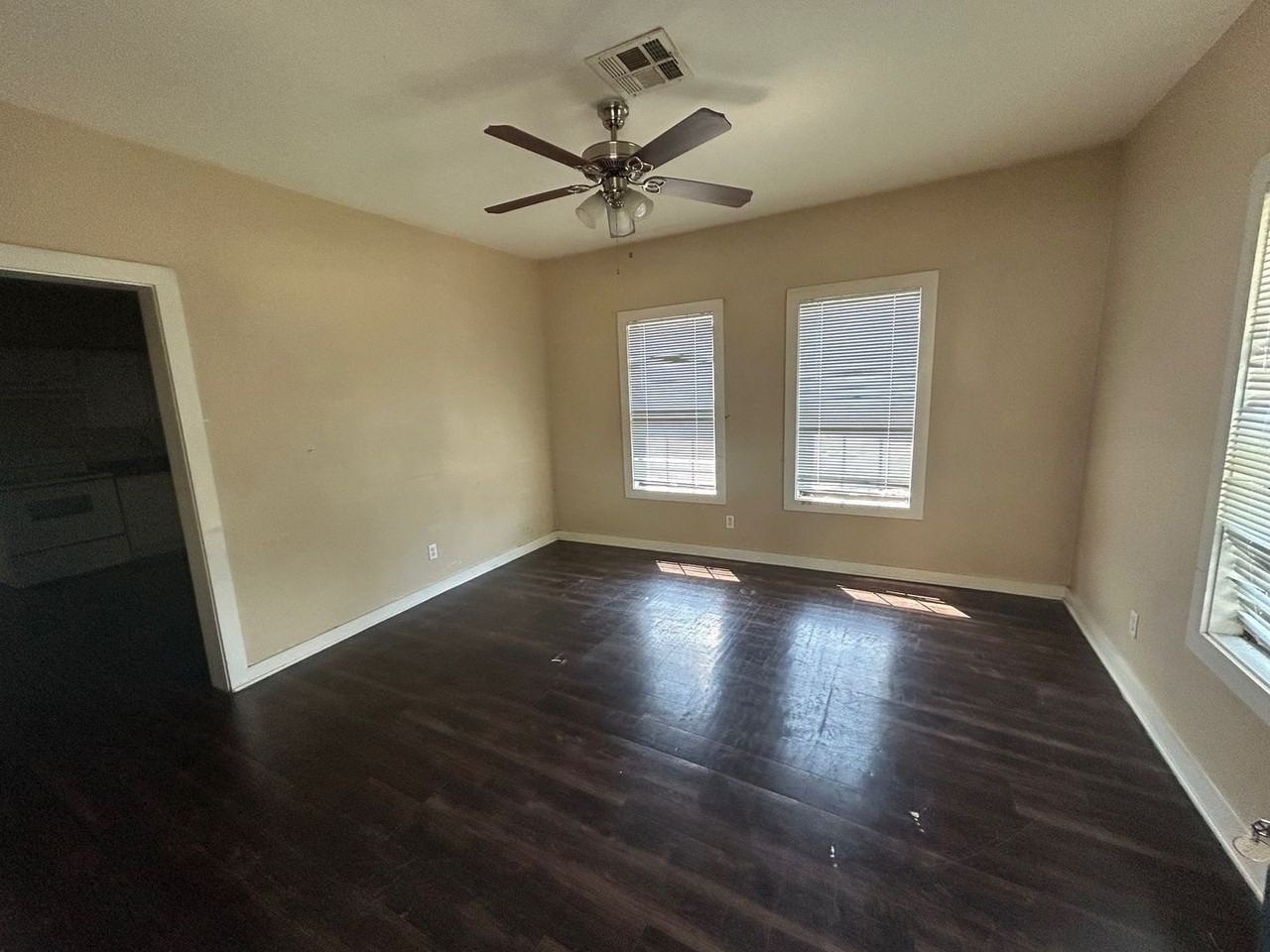 2208 Cumberland Ave - Photo 6 of 6