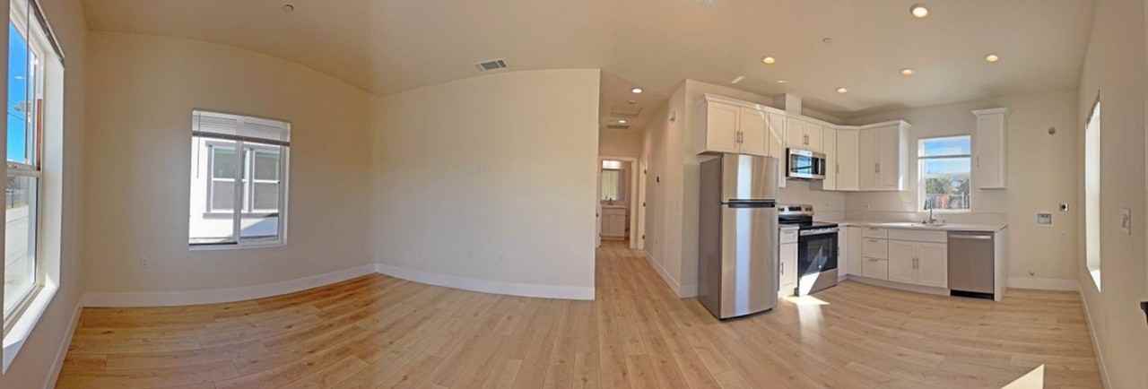 1579 Silica Ave - Photo 2 of 9