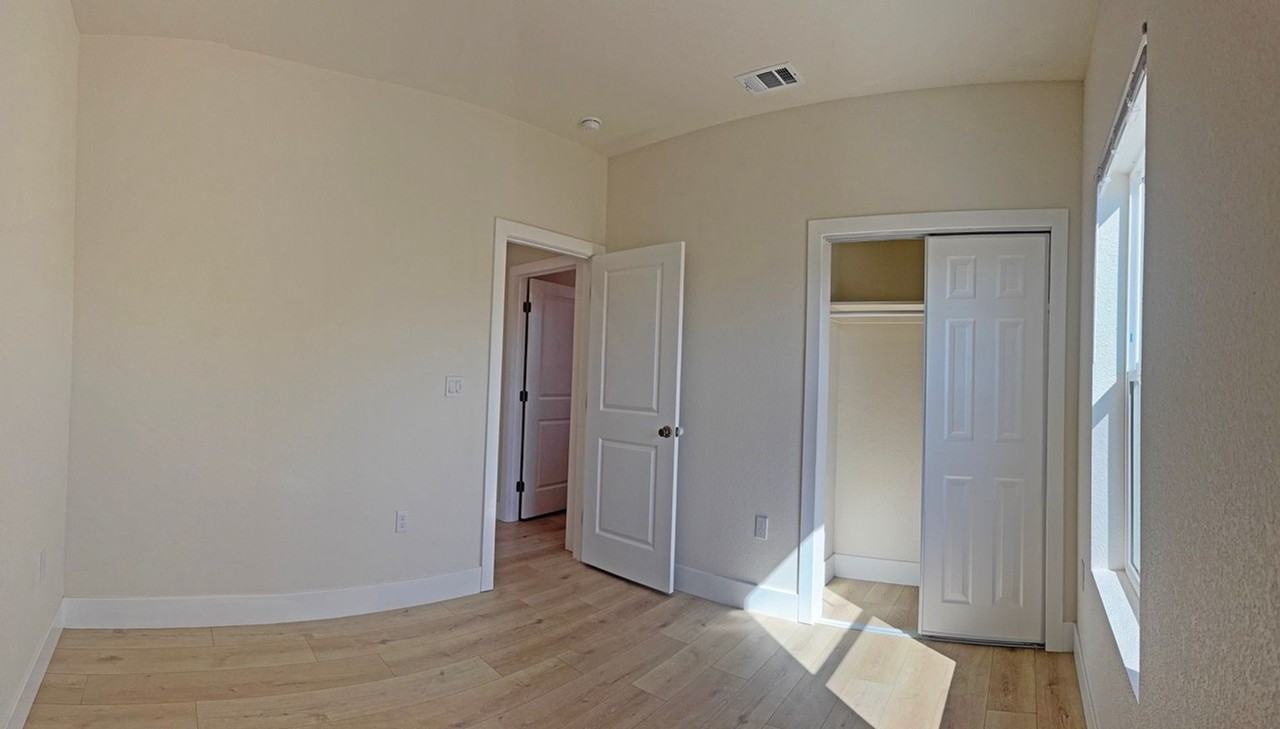 1579 Silica Ave - Photo 7 of 9