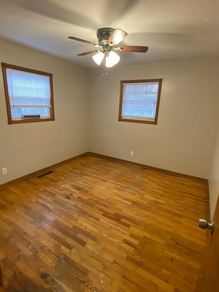 2657 E Grand St - Photo 3 of 19