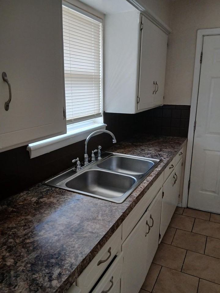 2312 Northwest 46th Street - Photo 5 of 15