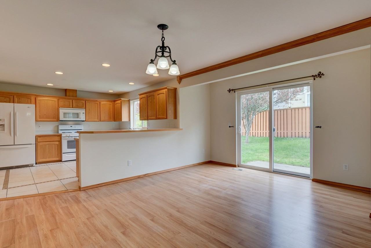 1730 Nw Almond Loop - Photo 4 of 24