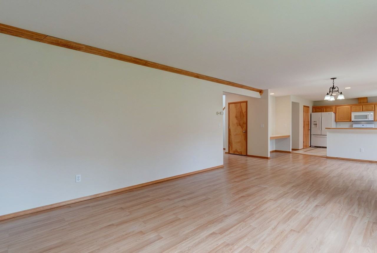 1730 Nw Almond Loop - Photo 7 of 24