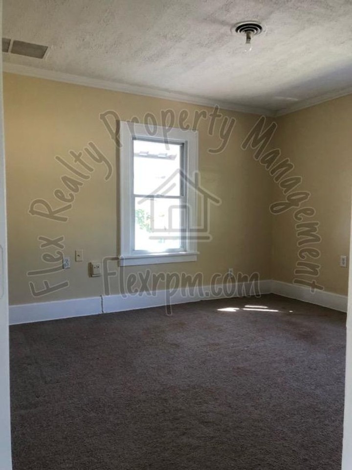 2054 Wyndhurst Rd - Photo 6 of 8