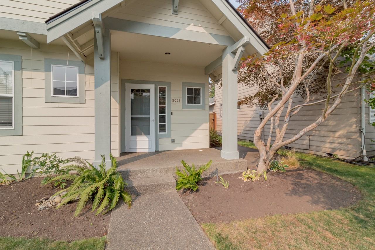 2073 Palisade Blvd - Photo 2 of 29