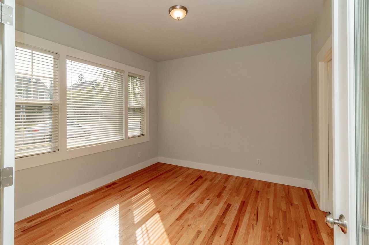 2073 Palisade Blvd - Photo 5 of 29