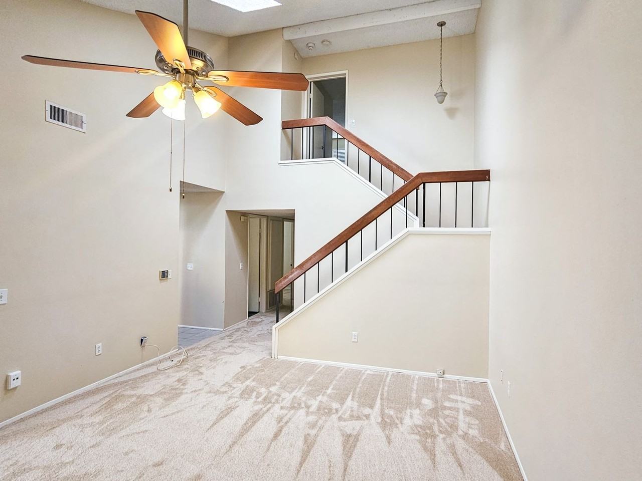 7093 Deerhurst Court - Photo 5 of 23