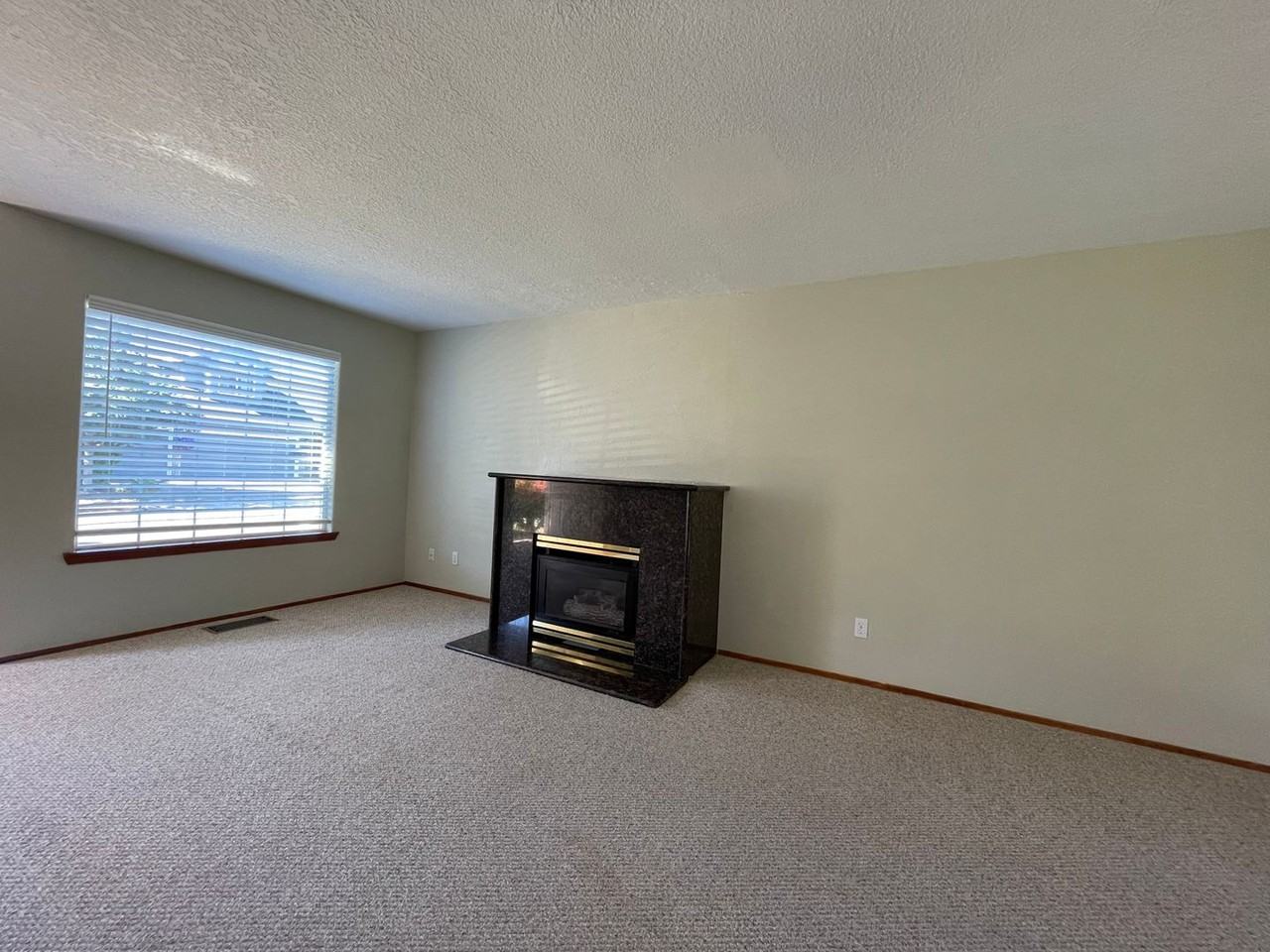14983 Se Sieben Creek Dr - Photo 3 of 26