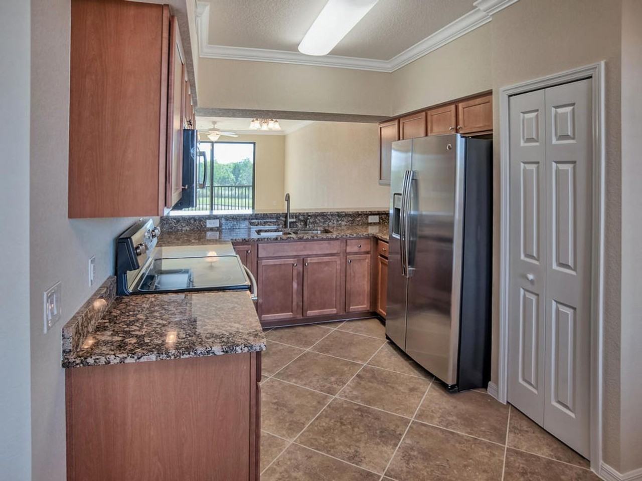 9731 Acqua Ct #514 - Photo 3 of 22