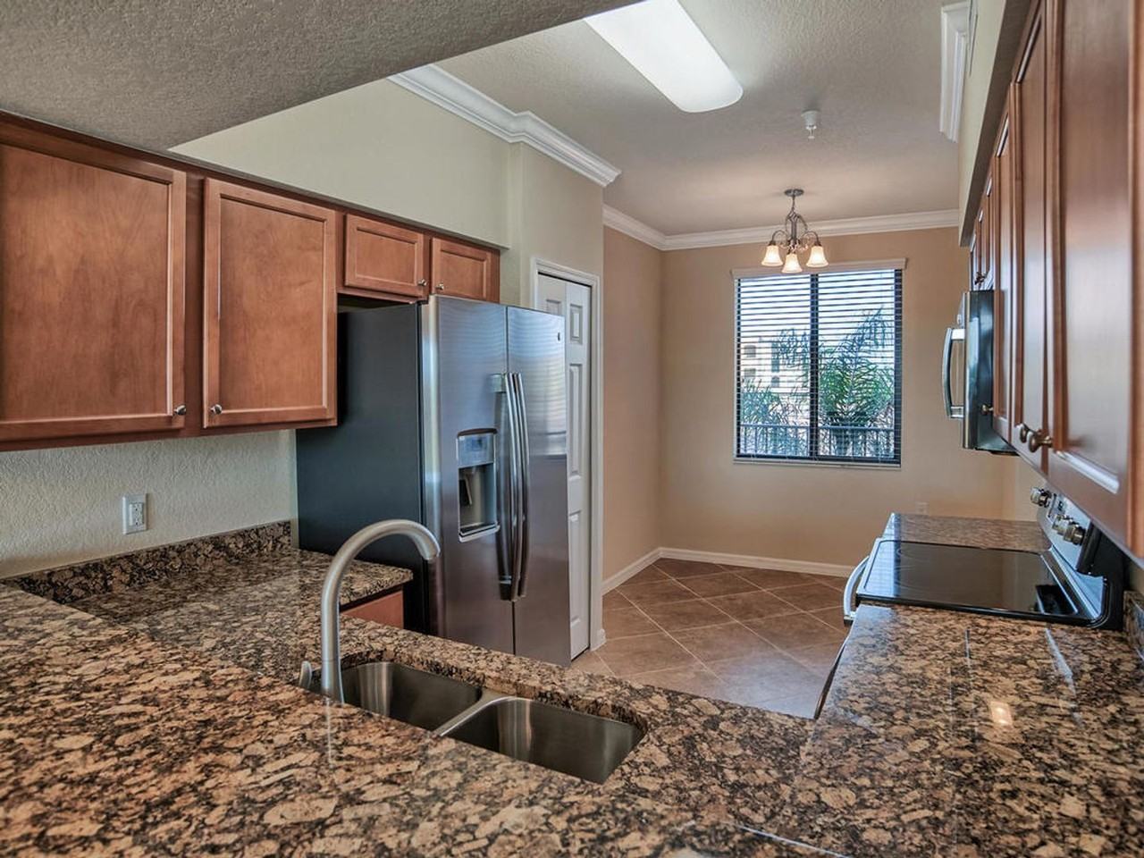 9731 Acqua Ct #514 - Photo 4 of 22