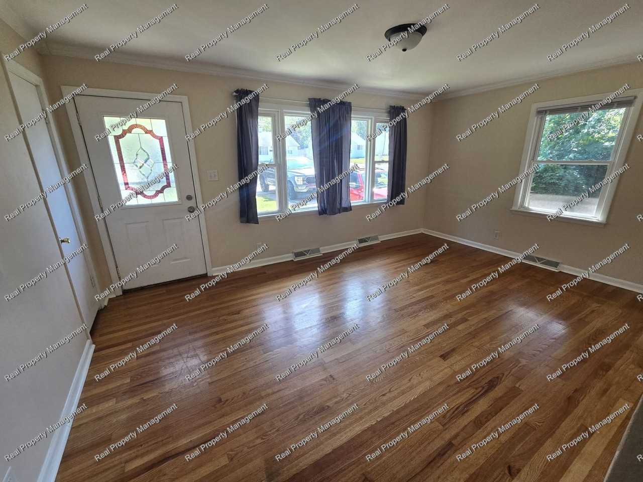 3800 S Liverpool Rd - Photo 2 of 11