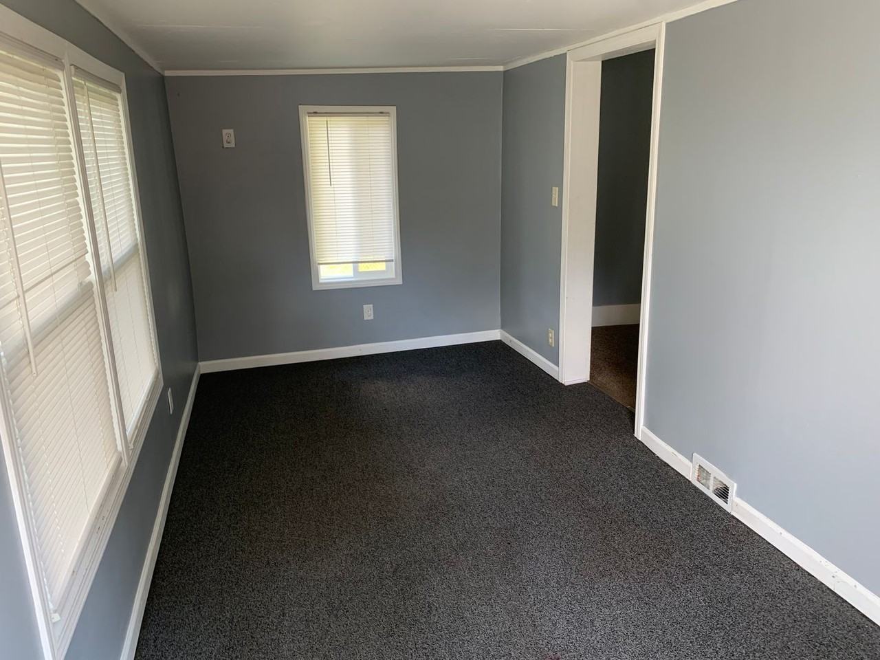 708 E Paris Ave - Photo 3 of 12