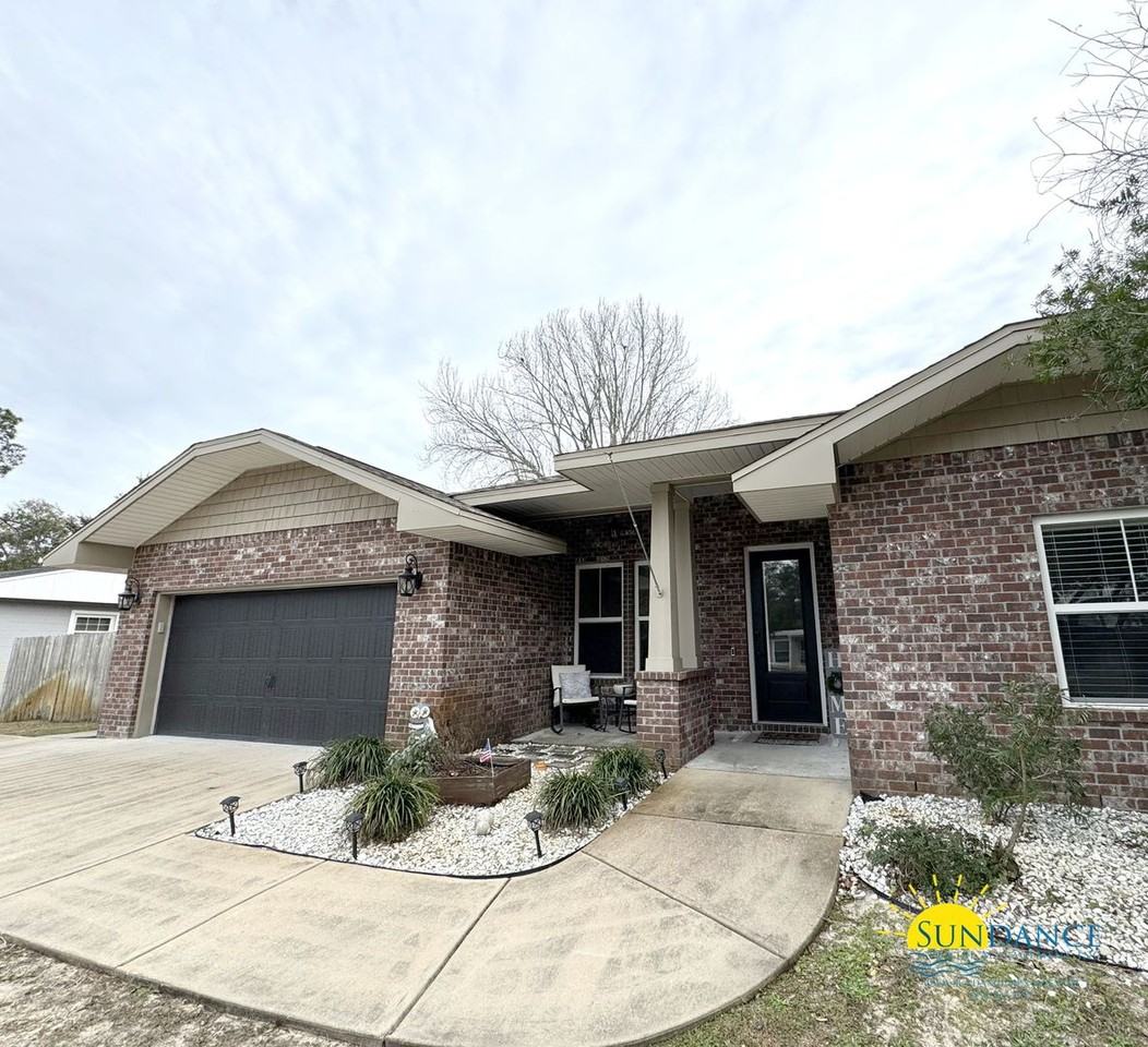306 Ohio Pl Ne - Photo 2 of 39