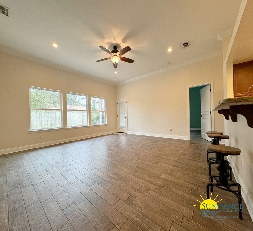 306 Ohio Pl Ne - Photo 5 of 39