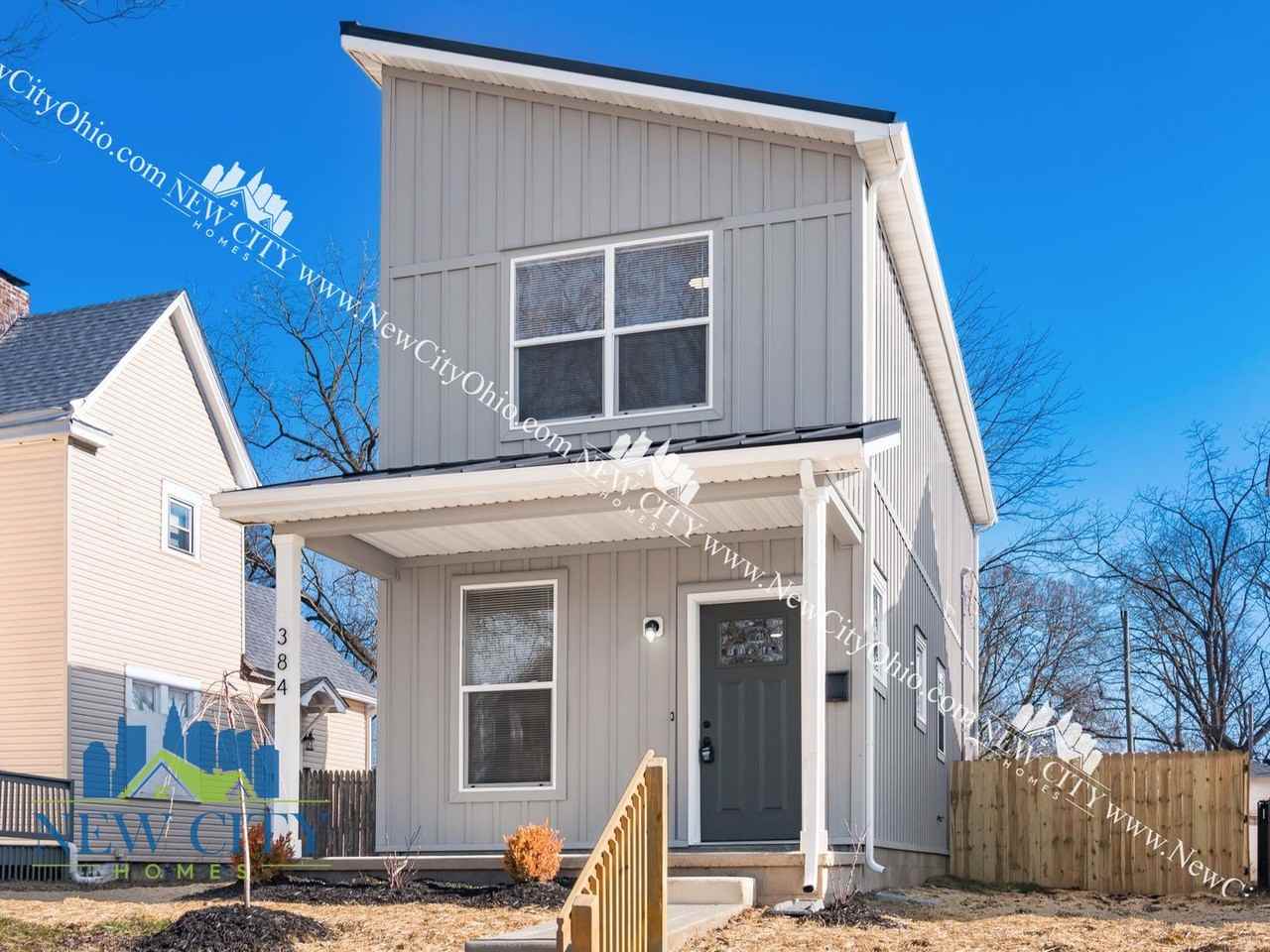 384 Whitethorne Ave - Photo 2 of 37