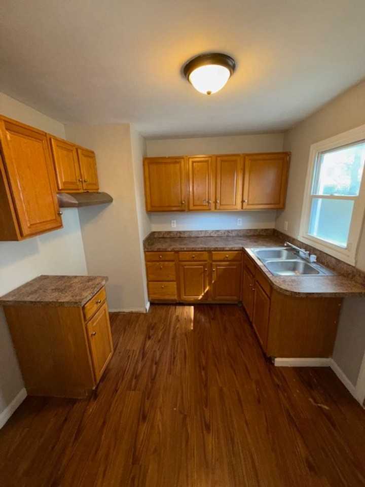 4315 Frisse Ave - Photo 3 of 9