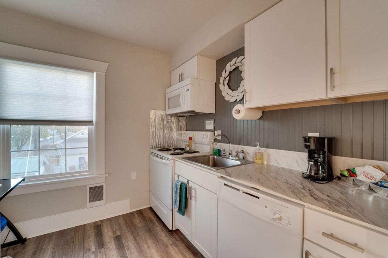 4003 N Post St #4 - Photo 4 of 10