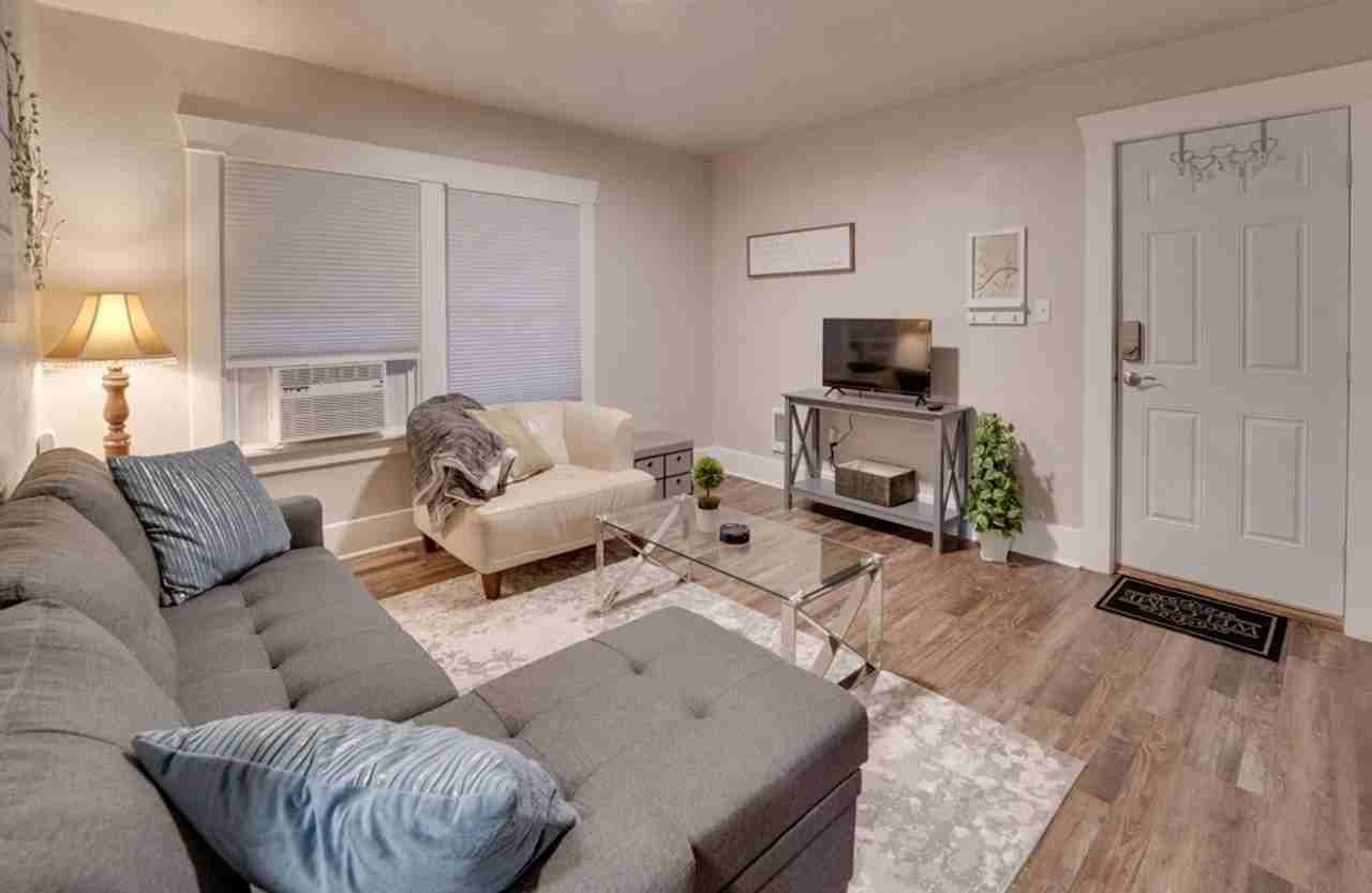 4003 N Post St #4 - Photo 2 of 10