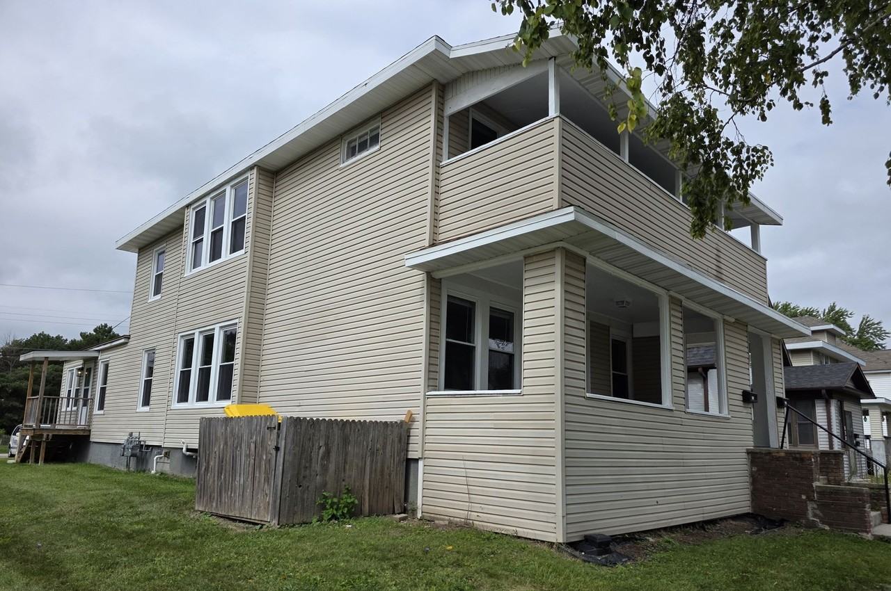 Shipyard Maple At 5th - Photo 3 of 28