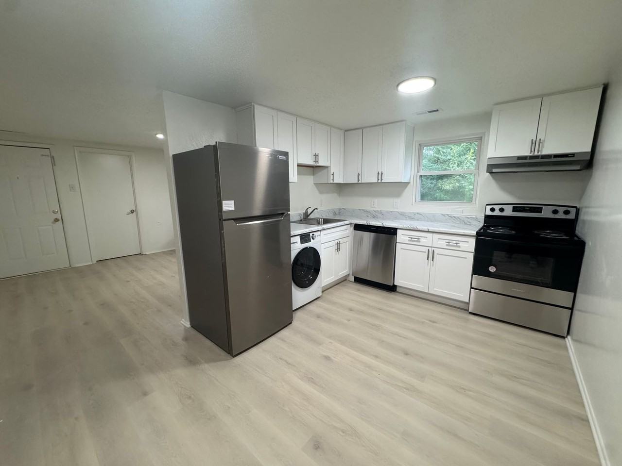 Dwell in Hilltop 2 bedroom 1 bath - Photo 4 of 8