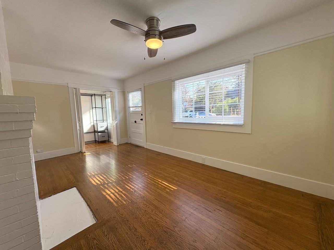 1227 Byron St - Photo 3 of 16