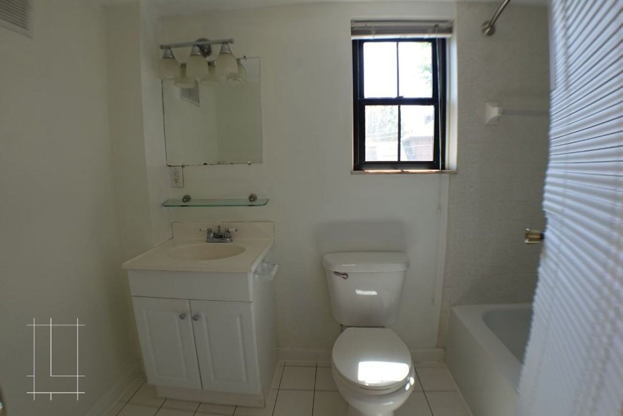 490 City Park Ave - Photo 3 of 23