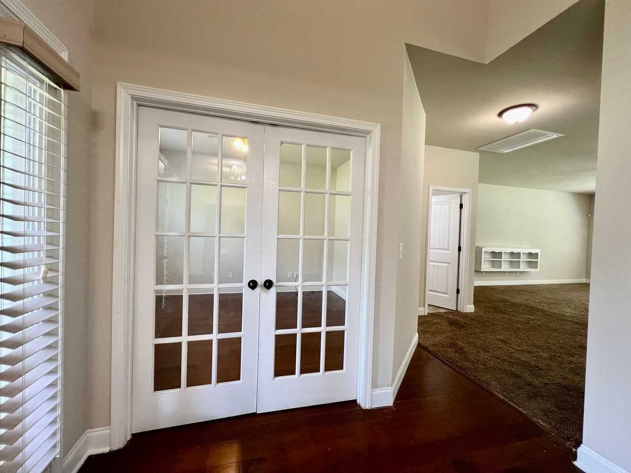 113 Cedar Ridge Dr - Photo 4 of 37