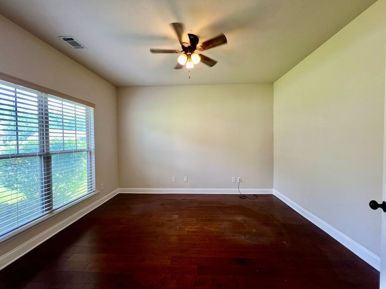 113 Cedar Ridge Dr - Photo 5 of 37