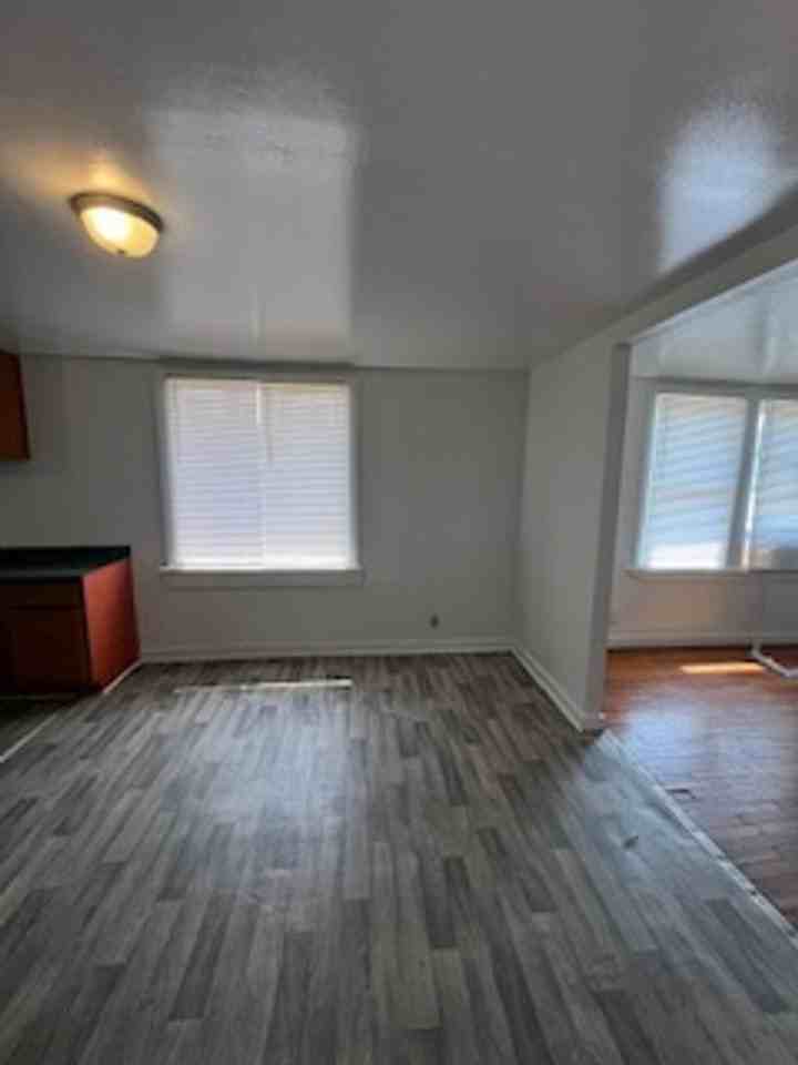 304 Nixon St - Photo 6 of 16