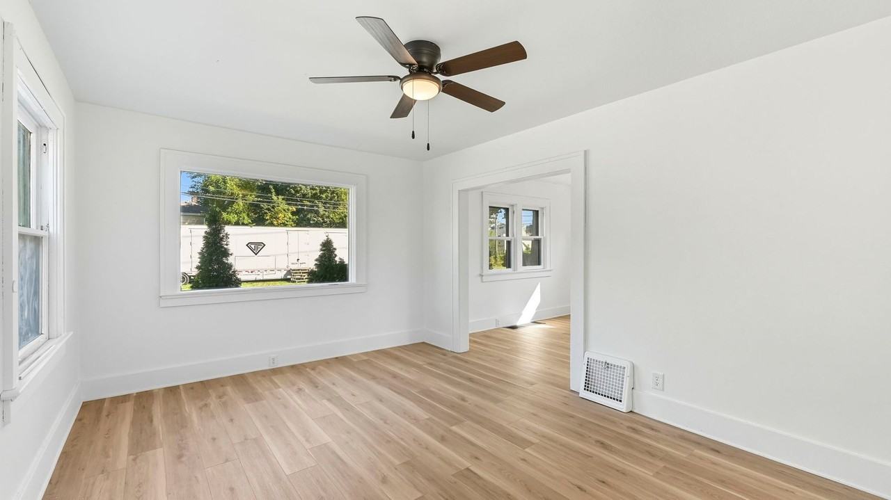 3001 Holton Ave - Photo 2 of 24