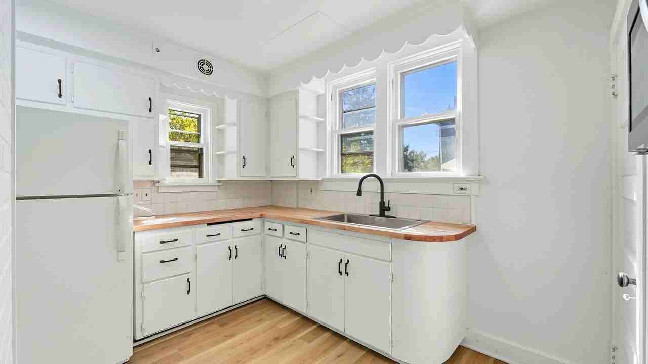 3001 Holton Ave - Photo 4 of 24