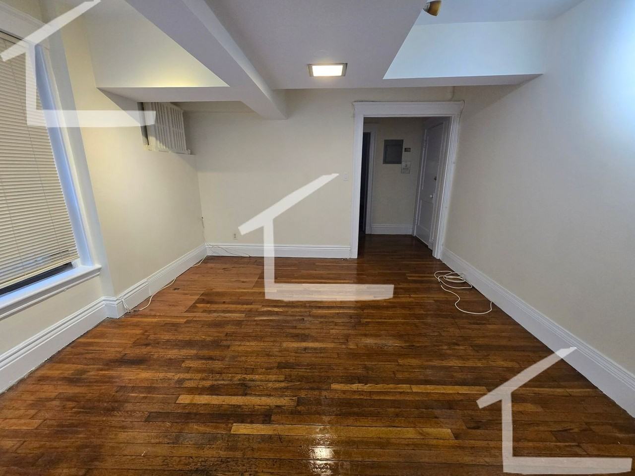 1748 Commonwealth Ave - Photo 2 of 8