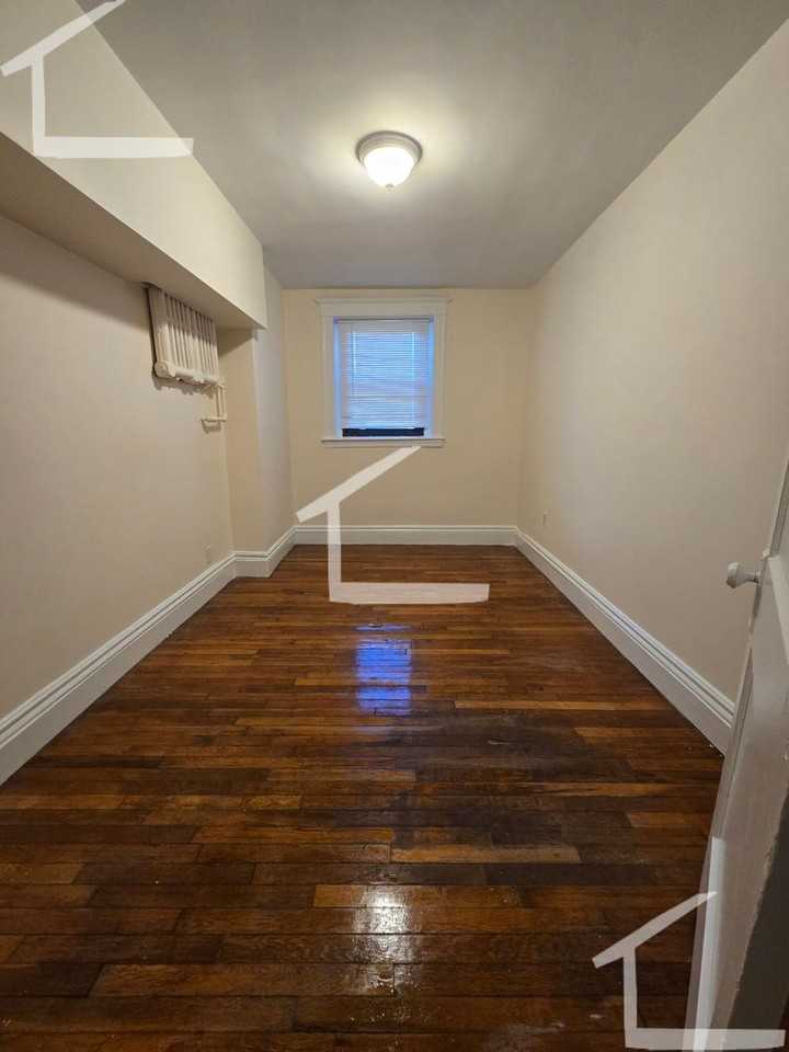 1748 Commonwealth Ave - Photo 3 of 8