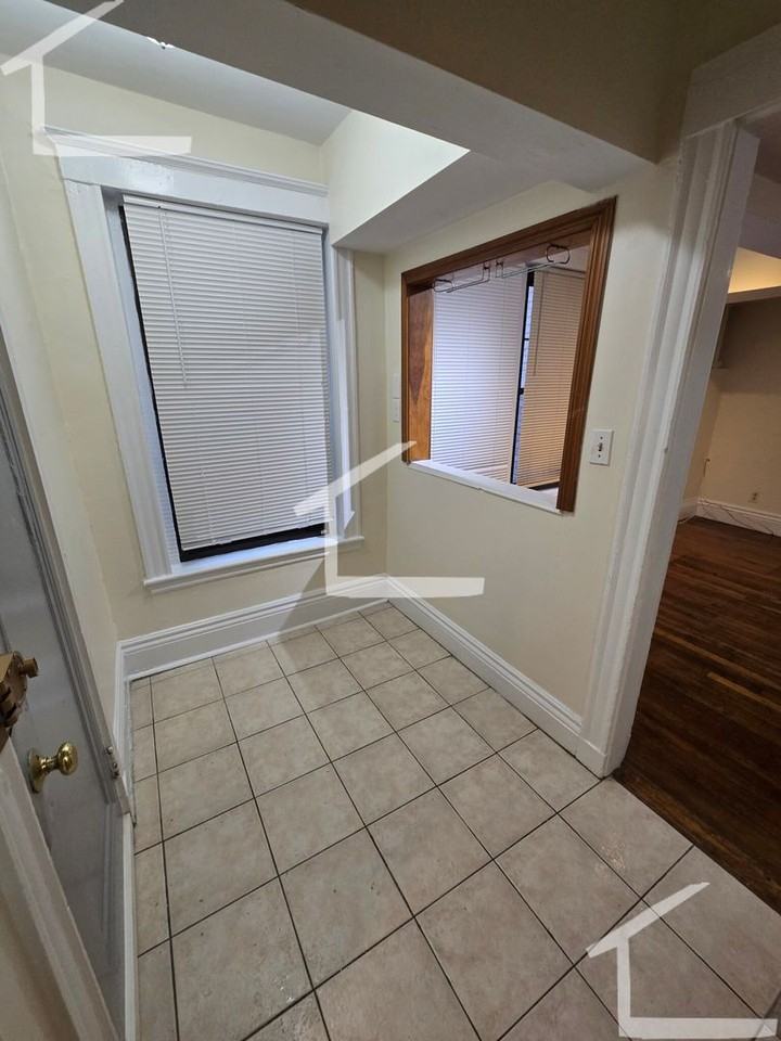 1748 Commonwealth Ave - Photo 7 of 8