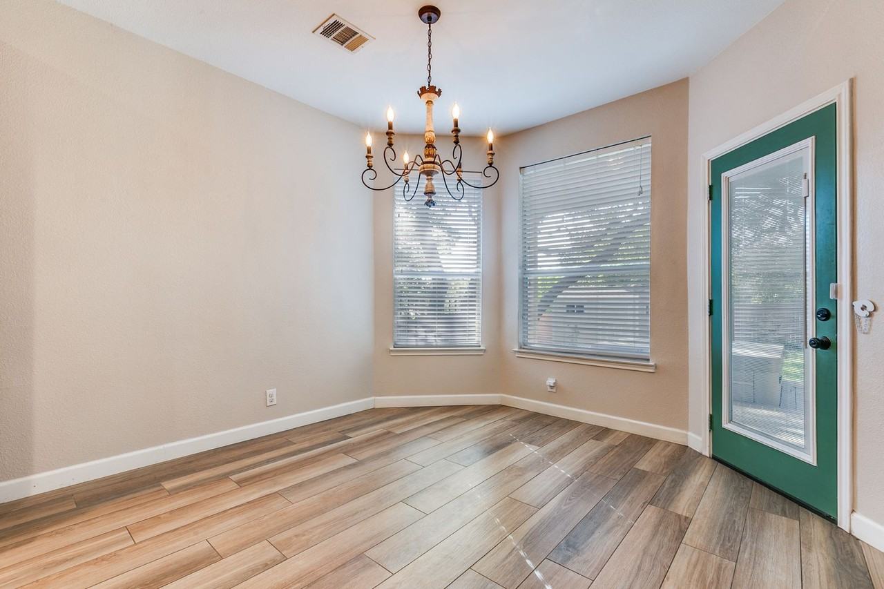 12326 Corsicana Ml - Photo 7 of 36