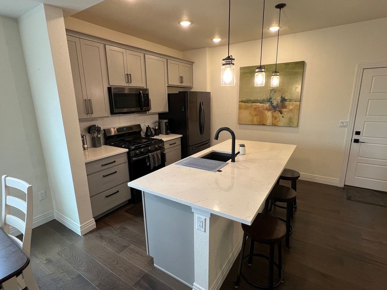 1168 Bon Homme Richard Dr - Photo 7 of 32