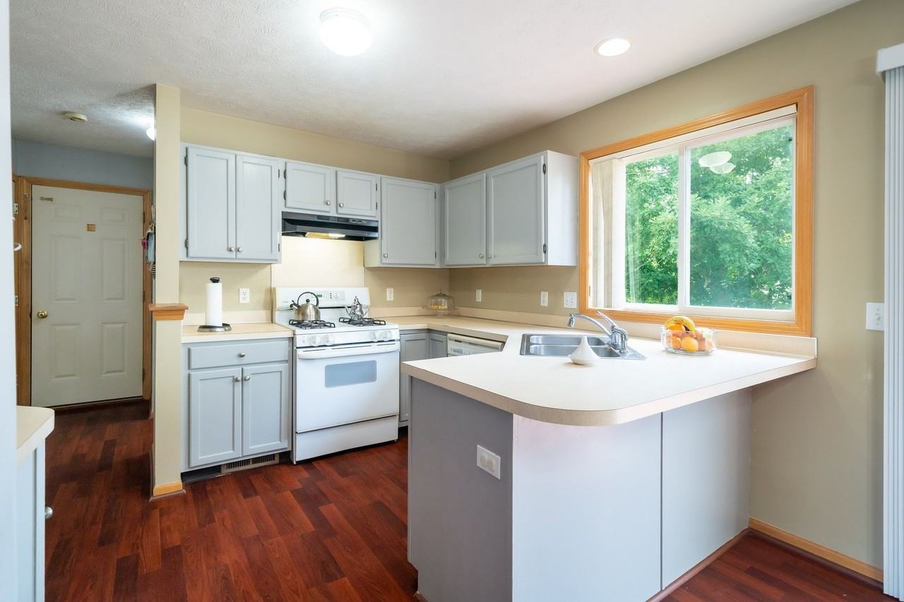 5657 Sugarberry Drive Southeast - Photo 3 of 13