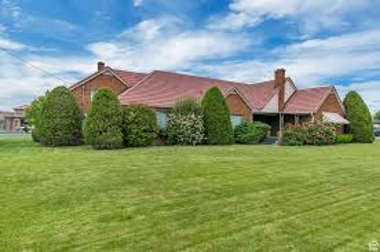 687 N Main St - Photo 5 of 13