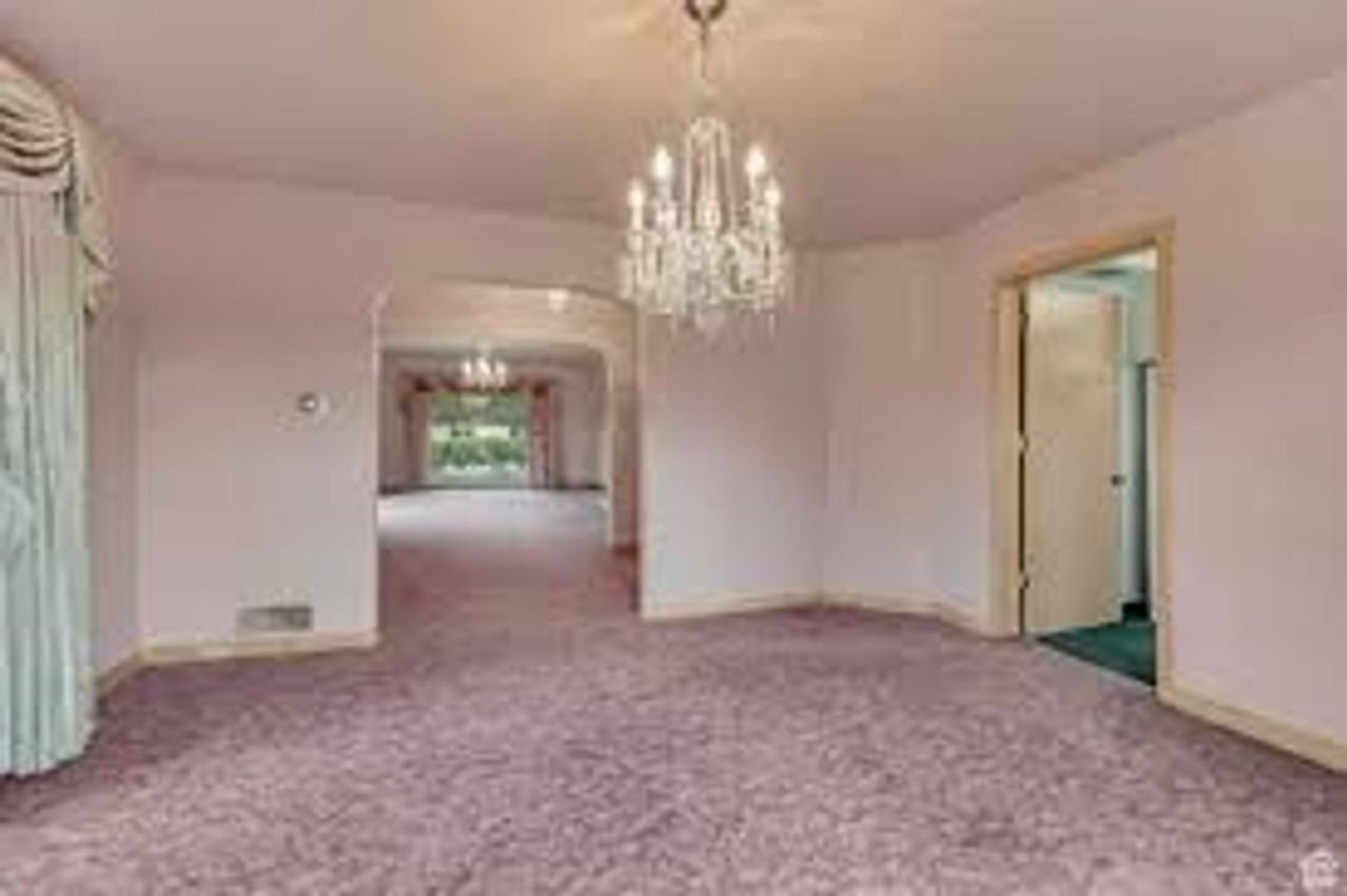 687 N Main St - Photo 6 of 13