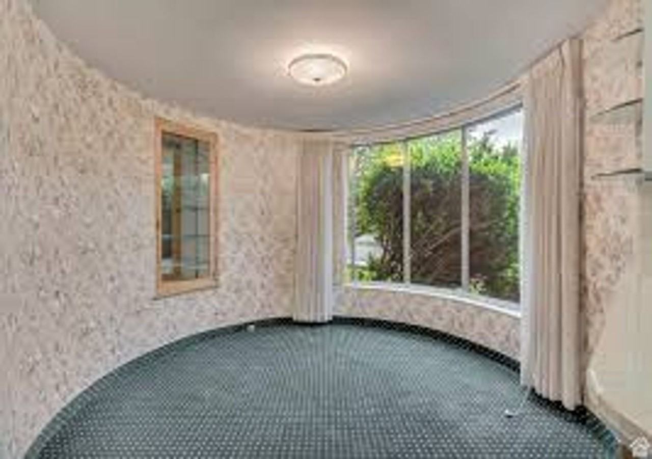 687 N Main St - Photo 7 of 13