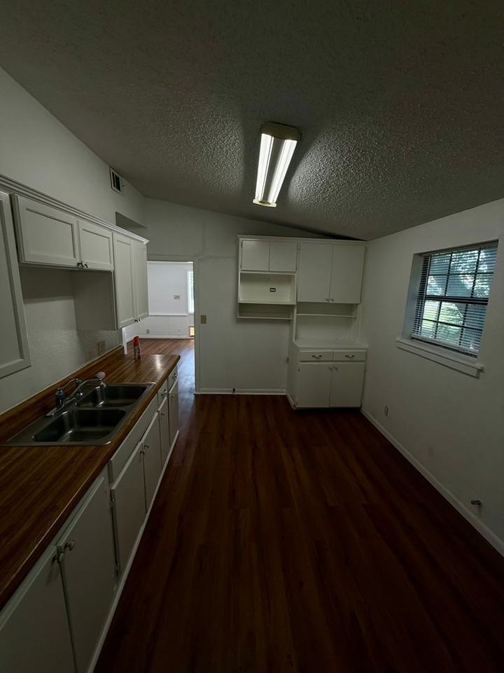 9624 Santa Monica Dr - Photo 7 of 16