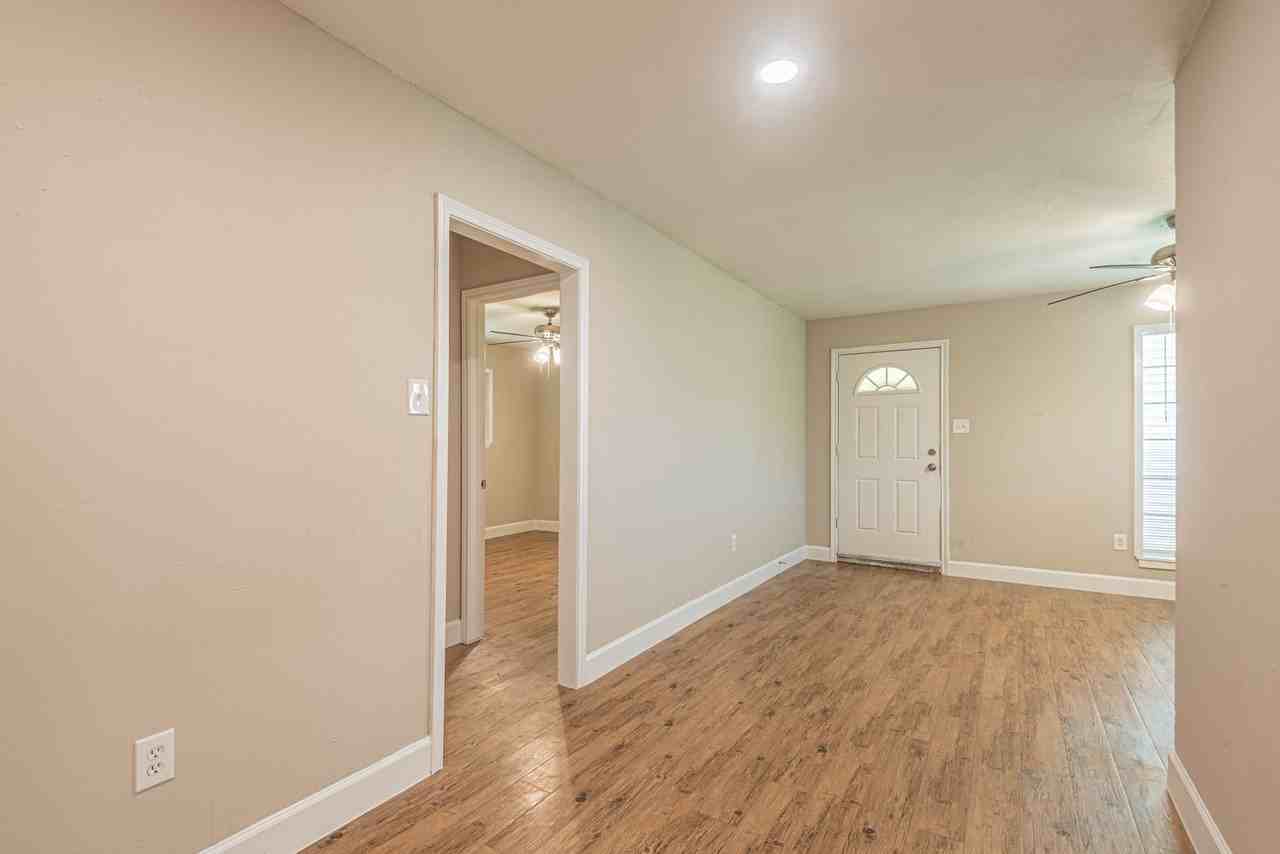 128 North Washington Street - Photo 7 of 16