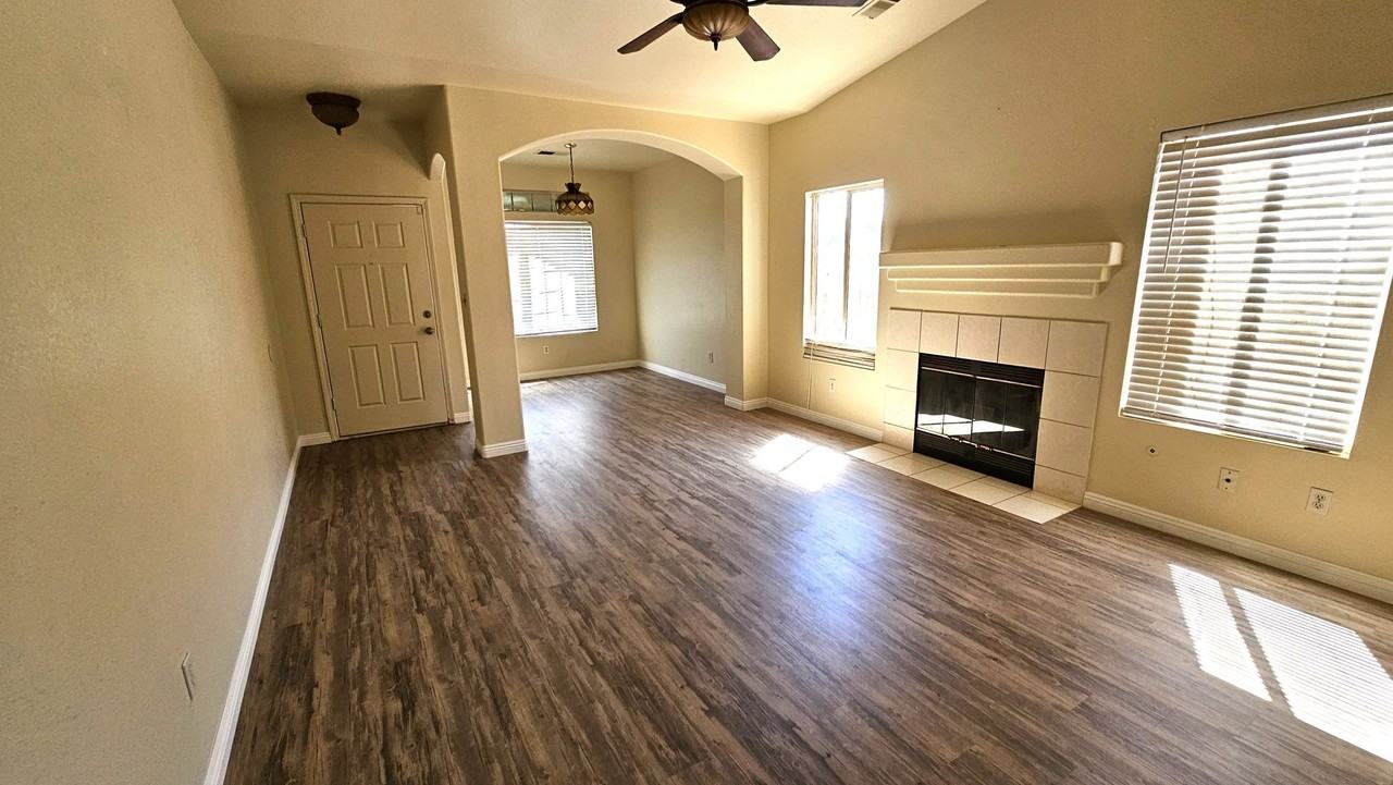 7007 Oak Forest Ct - Photo 3 of 13