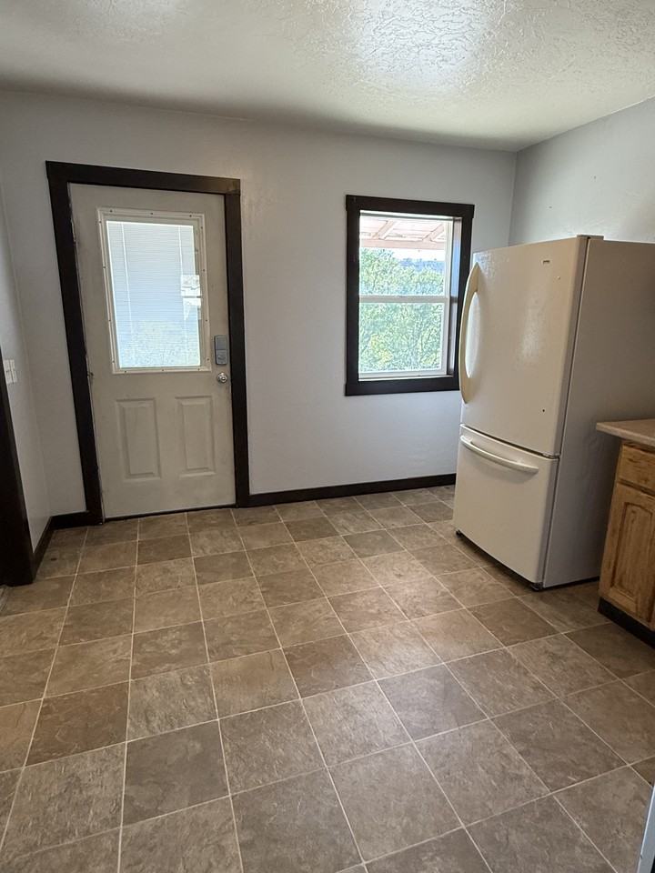 Railroad Ave #642 - Photo 3 of 12