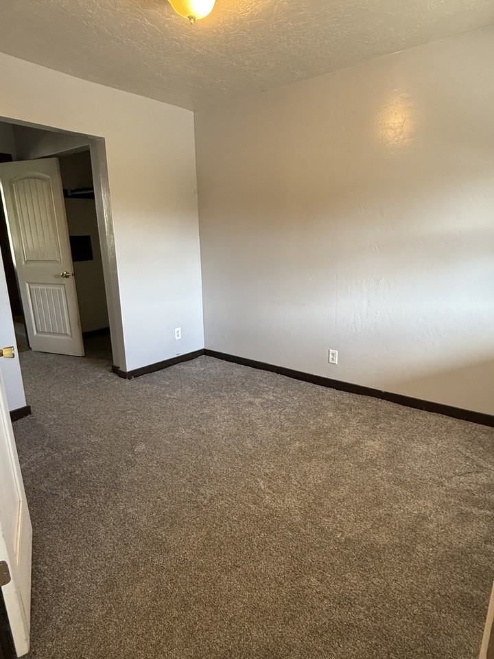 Railroad Ave #642 - Photo 6 of 12